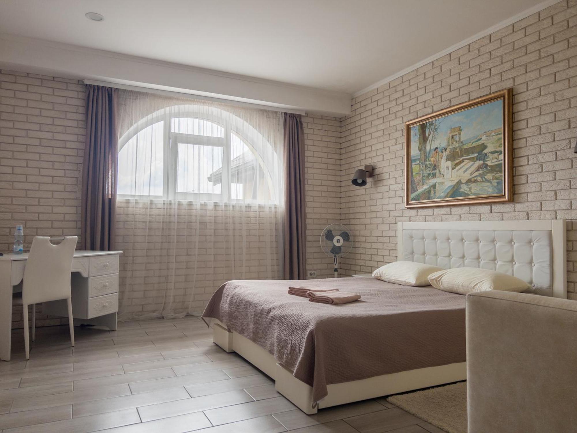 Орк "Блісс" Hotel Rivne Ngoại thất bức ảnh