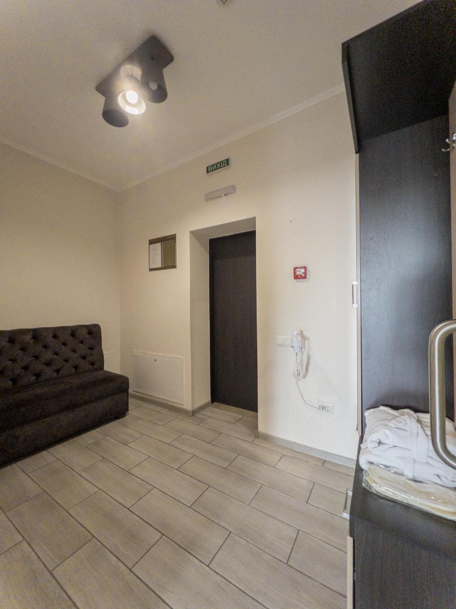 Орк "Блісс" Hotel Rivne Ngoại thất bức ảnh
