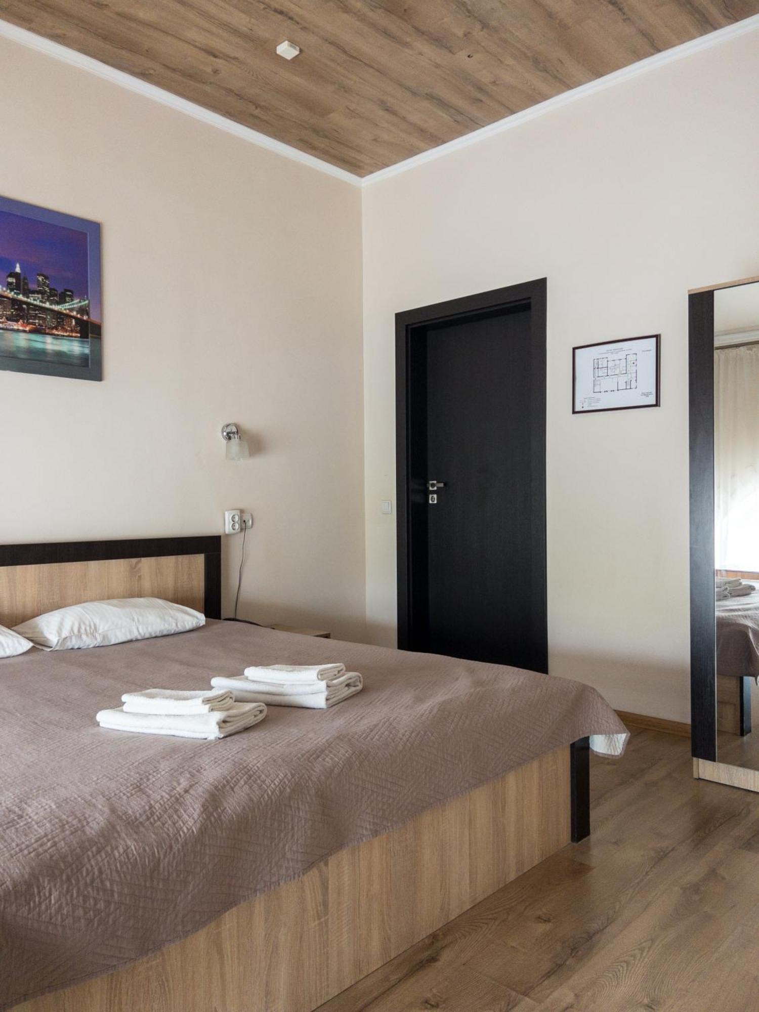 Орк "Блісс" Hotel Rivne Ngoại thất bức ảnh