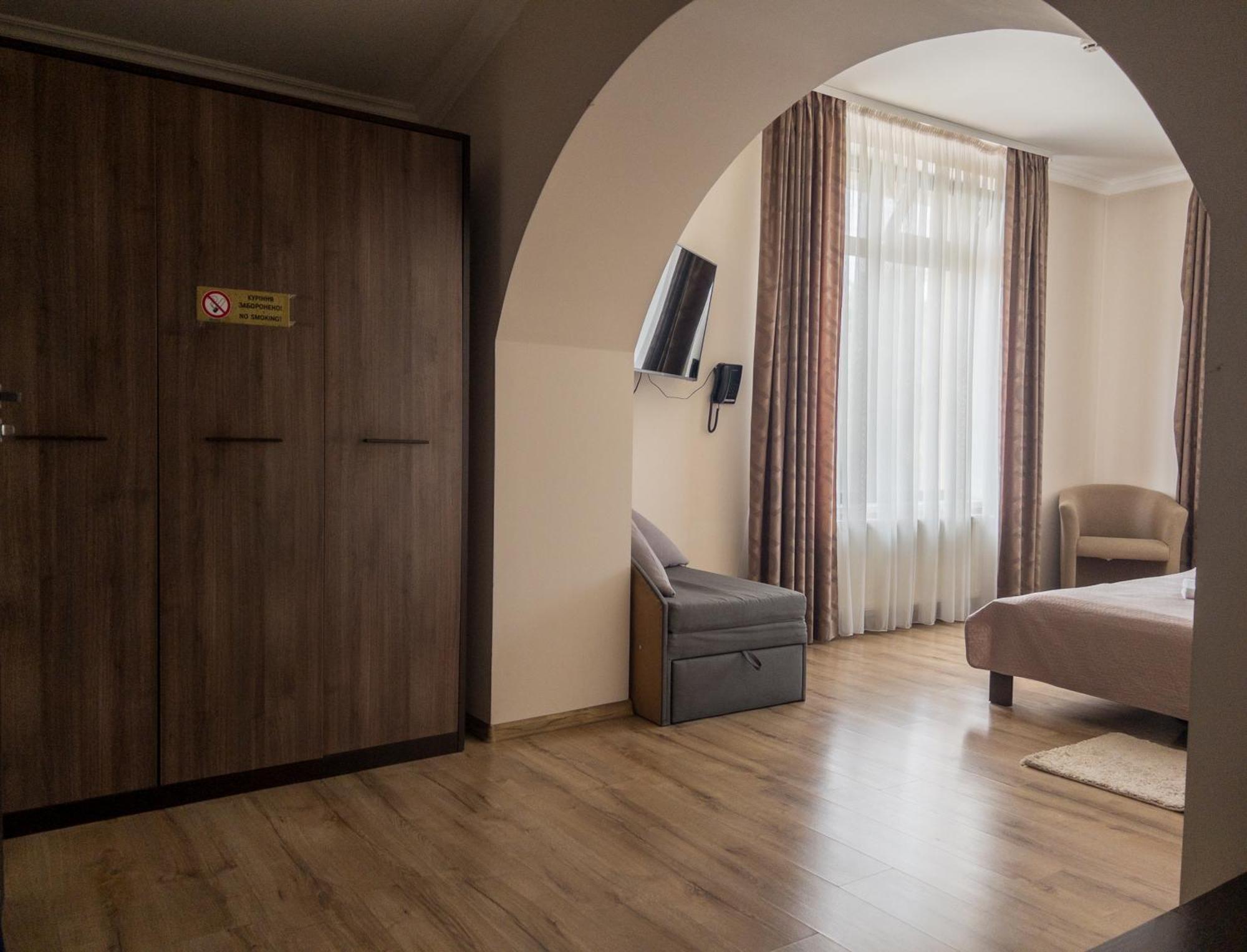 Орк "Блісс" Hotel Rivne Ngoại thất bức ảnh